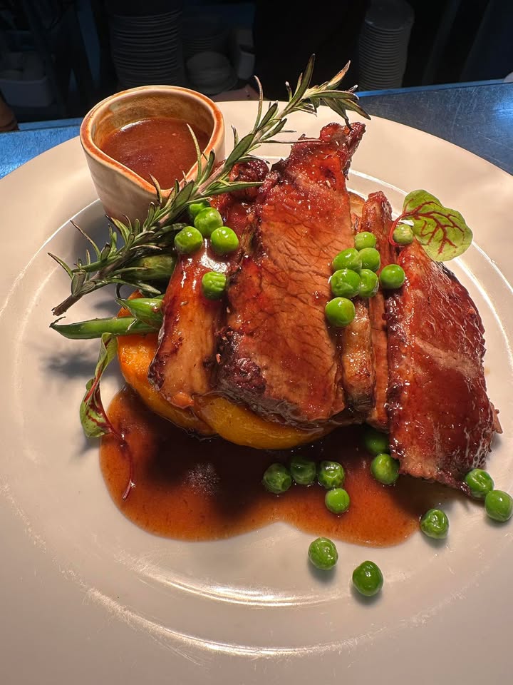 Featured image for “Sunday Roast at Asquith Club (The Lodge)”